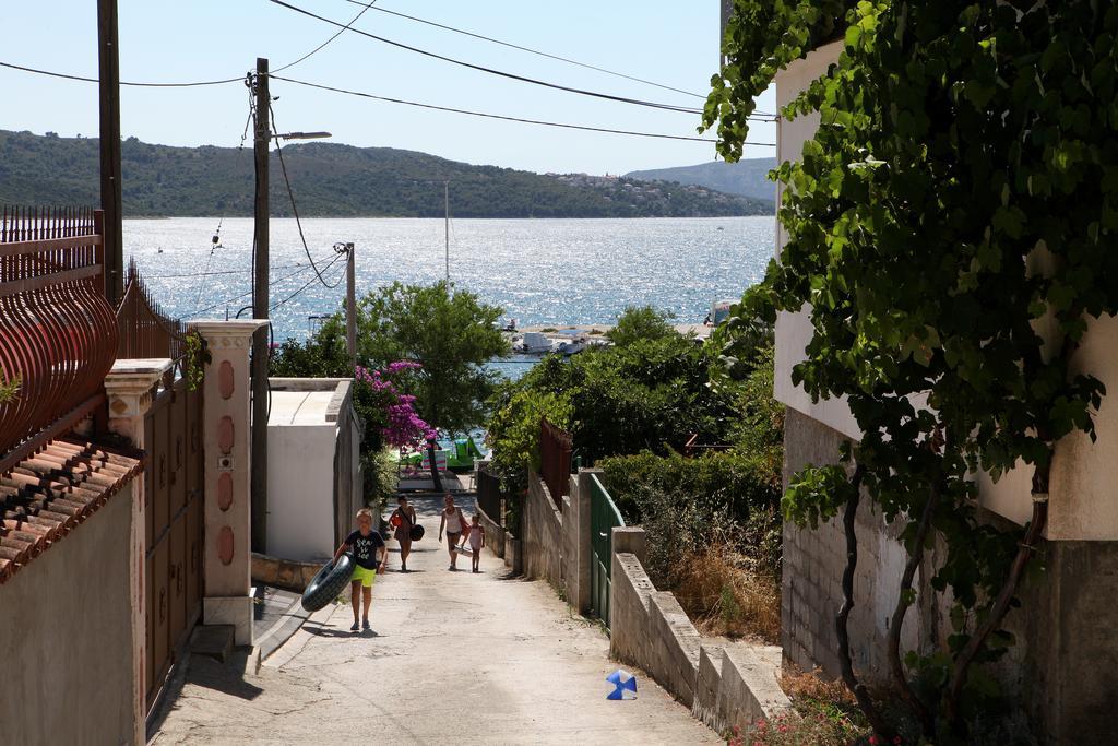 Apartments Jasmin Trogir Luaran gambar