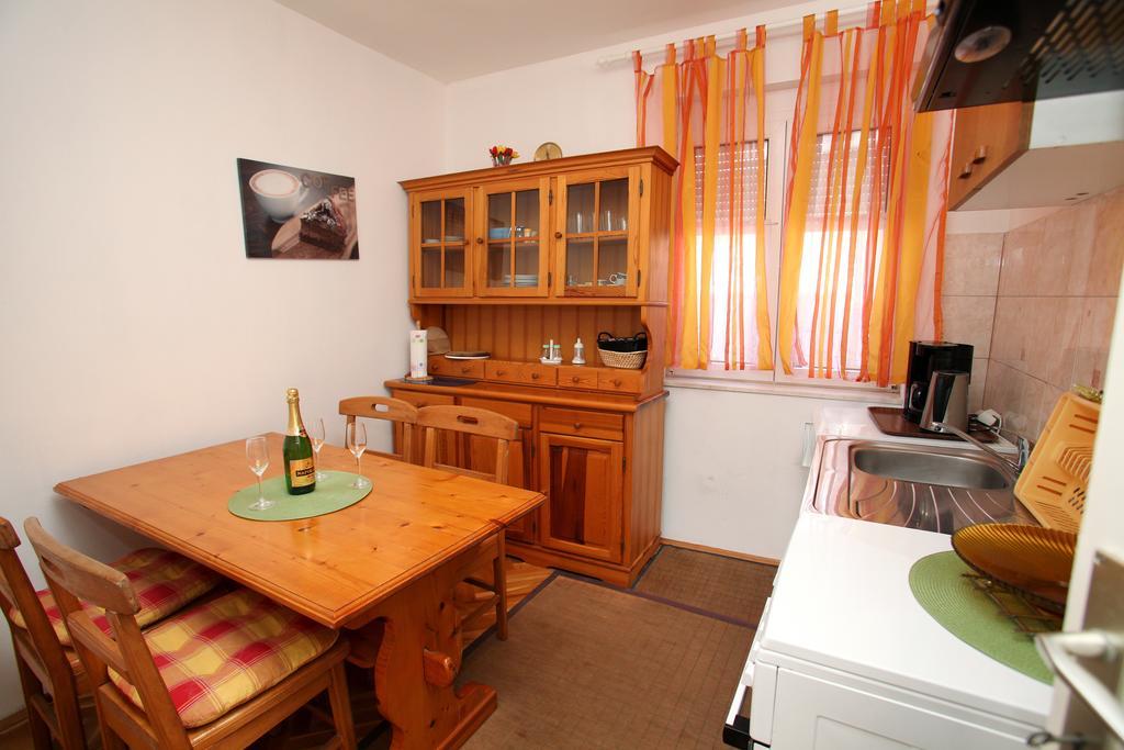 Apartments Jasmin Trogir Luaran gambar
